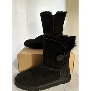 Women’s UGG Bailey Button Short Black Pull On Suede Boots Size W6 US